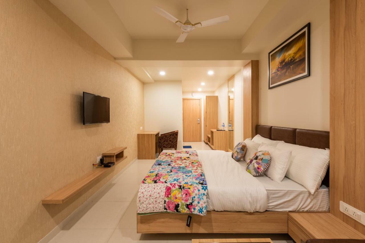Hotel Drishti,Bhopal Buitenkant foto